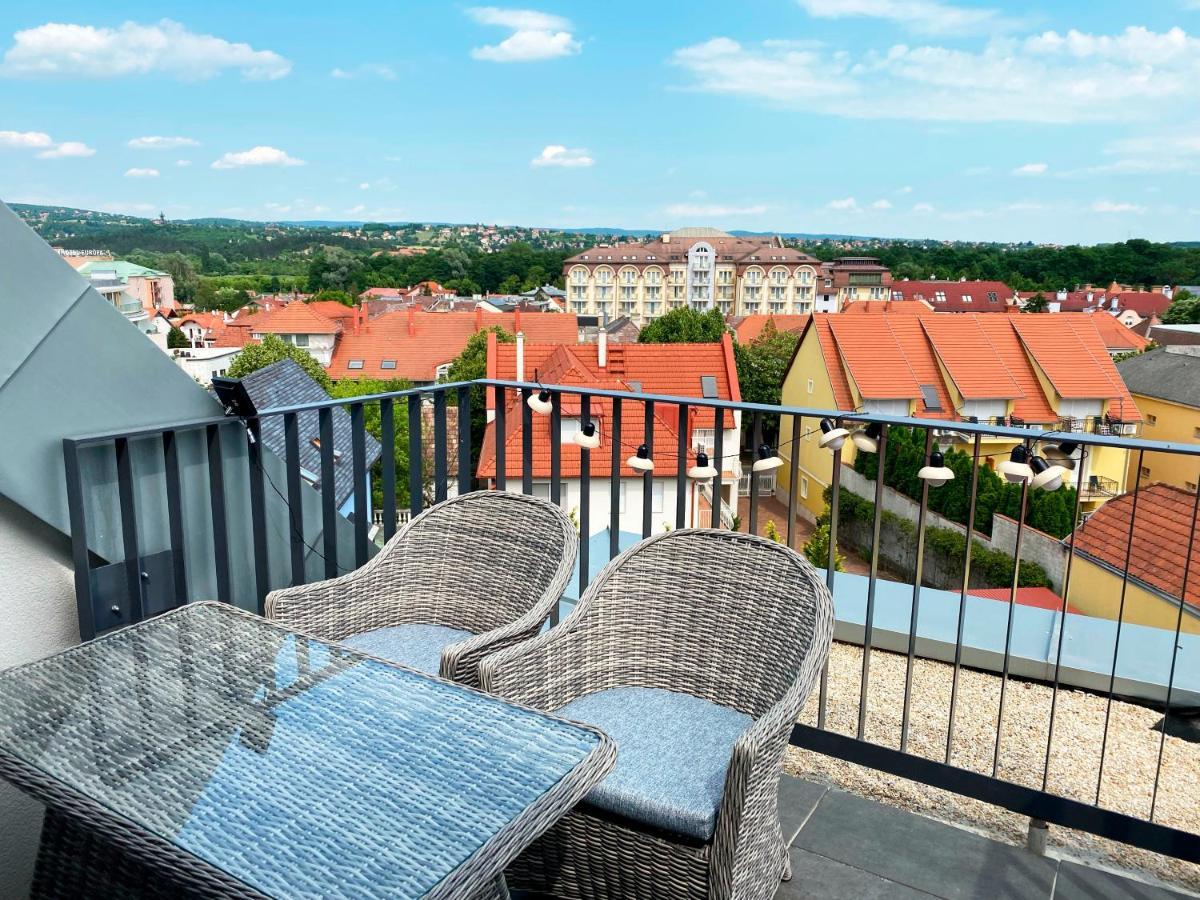 Panorama View Apartment In City Center Hévíz Esterno foto